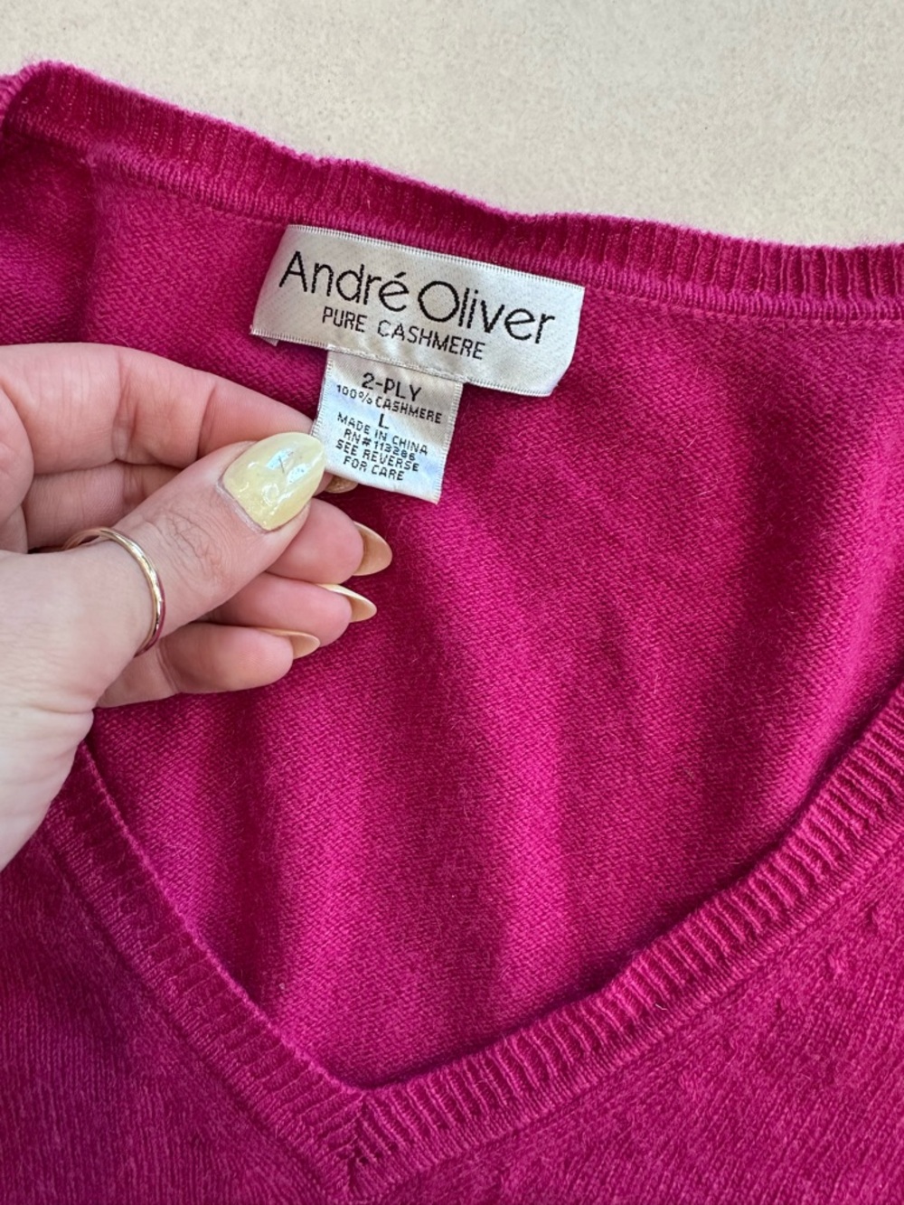 Andre Oliver Cashmere Women's V-Neck Sweater in Fuchsia - Picture 2 of 2